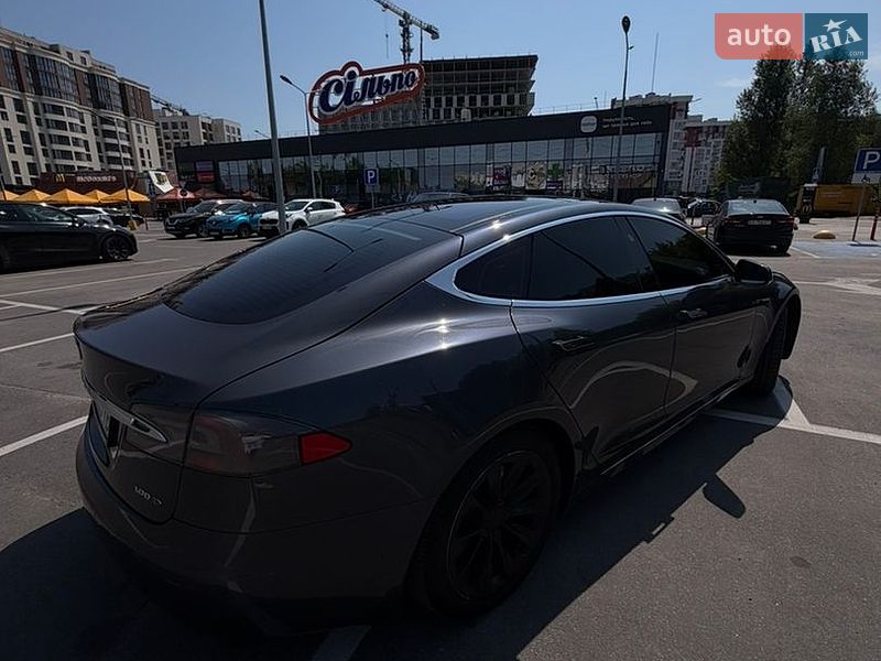 Лифтбек Tesla Model S 2017 в Киеве фото 8 Лифтбек Tesla Model S 2017 в Киеве