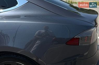 Ліфтбек Tesla Model S 2017 в Києві