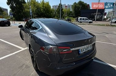 Лифтбек Tesla Model S 2017 в Киеве фото 9 Лифтбек Tesla Model S 2017 в Киеве