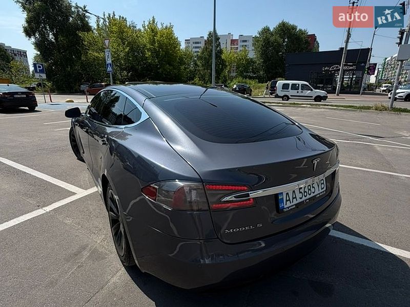 Лифтбек Tesla Model S 2017 в Киеве фото 9 Лифтбек Tesla Model S 2017 в Киеве