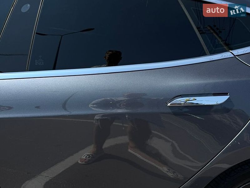 Лифтбек Tesla Model S 2017 в Киеве фото 11 Лифтбек Tesla Model S 2017 в Киеве