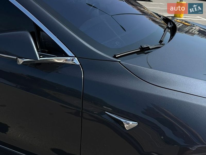 Лифтбек Tesla Model S 2017 в Киеве фото 15 Лифтбек Tesla Model S 2017 в Киеве