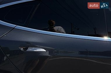 Лифтбек Tesla Model S 2017 в Киеве фото 16 Лифтбек Tesla Model S 2017 в Киеве