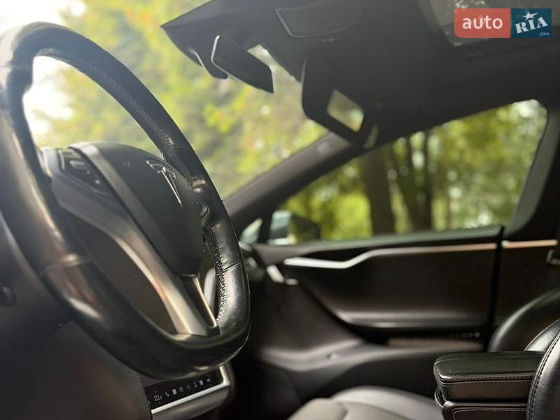 Лифтбек Tesla Model S 2017 в Киеве фото 23 Лифтбек Tesla Model S 2017 в Киеве