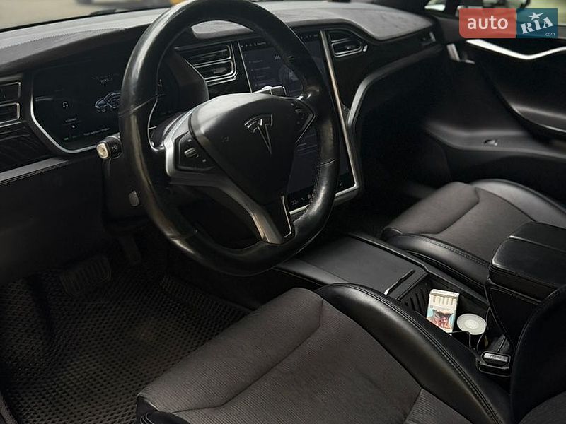 Лифтбек Tesla Model S 2017 в Киеве фото 27 Лифтбек Tesla Model S 2017 в Киеве