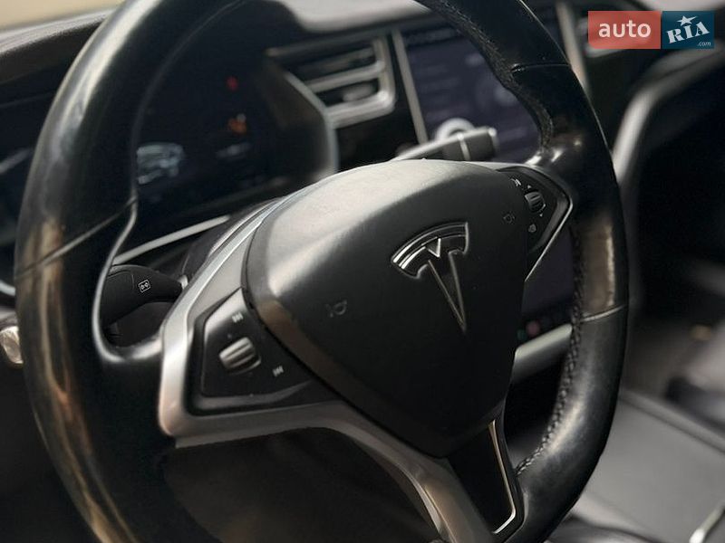 Ліфтбек Tesla Model S 2017 в Києві