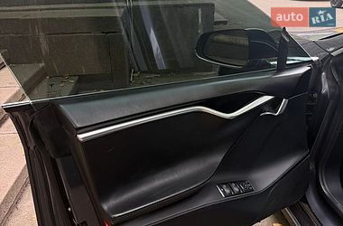 Лифтбек Tesla Model S 2017 в Киеве фото 29 Лифтбек Tesla Model S 2017 в Киеве