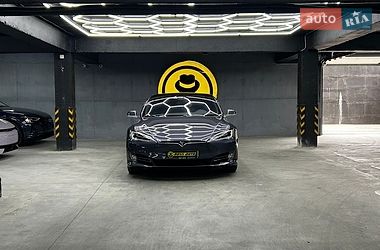 Лифтбек Tesla Model S 2020 в Черновцах