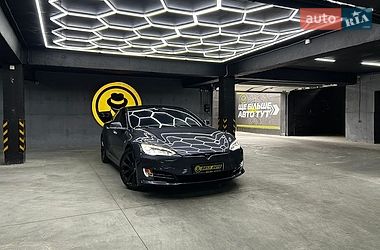 Лифтбек Tesla Model S 2020 в Черновцах
