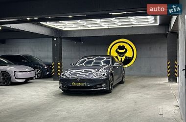 Лифтбек Tesla Model S 2020 в Черновцах