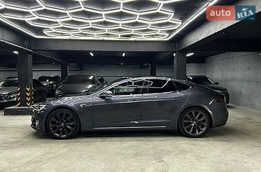 Лифтбек Tesla Model S 2020 в Черновцах