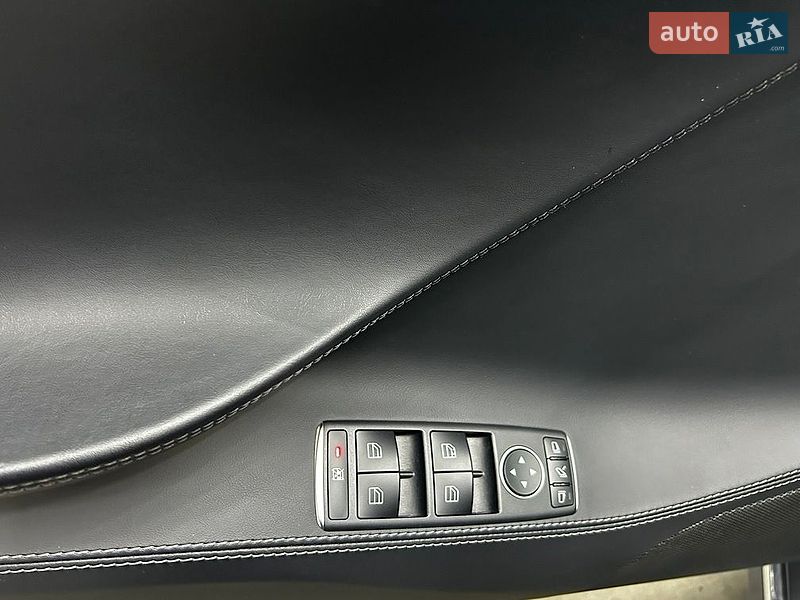 Лифтбек Tesla Model S 2020 в Черновцах