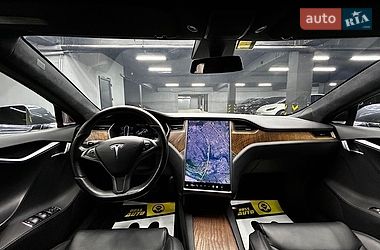Лифтбек Tesla Model S 2020 в Черновцах