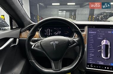 Лифтбек Tesla Model S 2020 в Черновцах