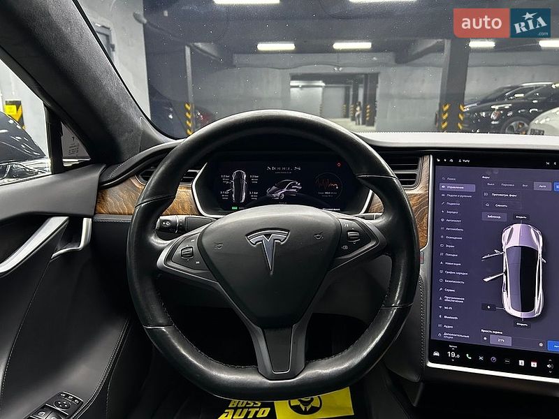 Лифтбек Tesla Model S 2020 в Черновцах