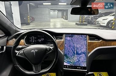 Лифтбек Tesla Model S 2020 в Черновцах