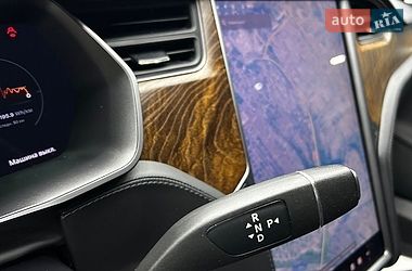 Лифтбек Tesla Model S 2020 в Черновцах