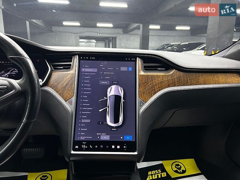 Лифтбек Tesla Model S 2020 в Черновцах