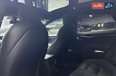 Лифтбек Tesla Model S 2020 в Черновцах