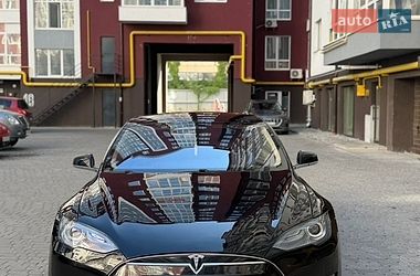 Лифтбек Tesla Model S 2015 в Ивано-Франковске
