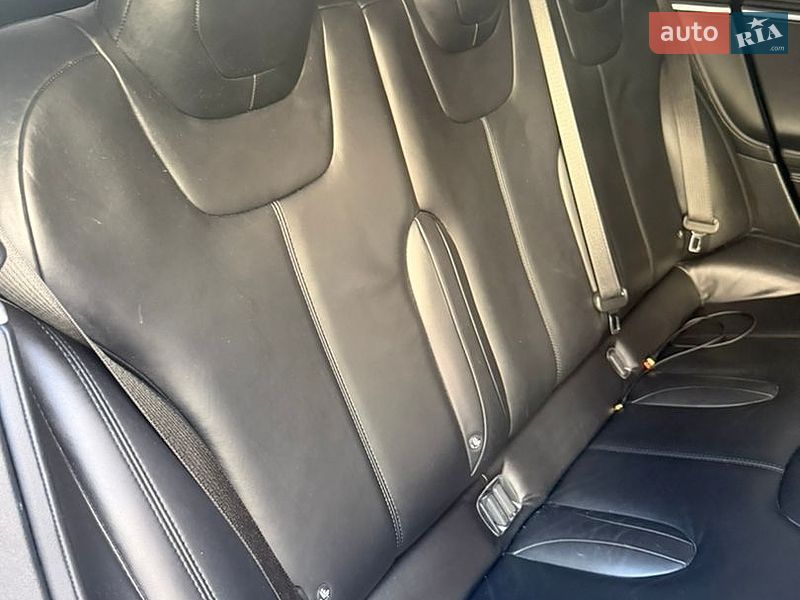 Лифтбек Tesla Model S 2015 в Ивано-Франковске