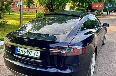 Ліфтбек Tesla Model S 2014 в Полтаві