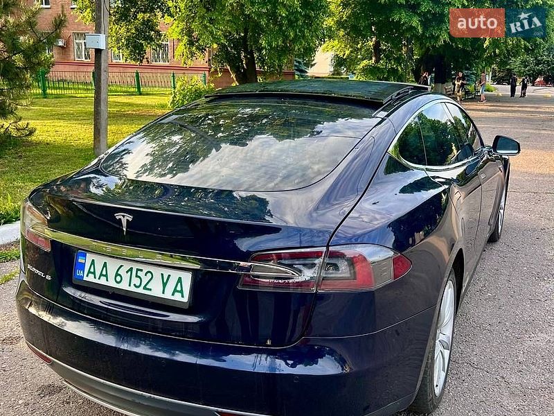 Ліфтбек Tesla Model S 2014 в Полтаві