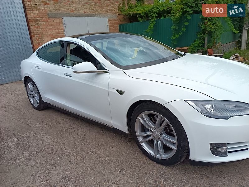 Ліфтбек Tesla Model S 2013 в Сквирі