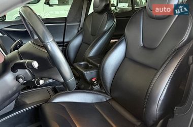 Ліфтбек Tesla Model S 2019 в Одесі