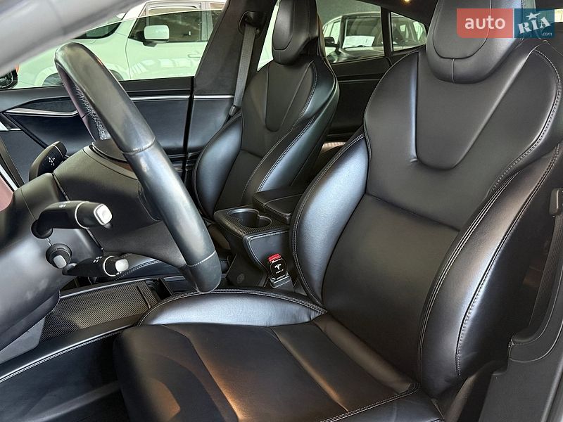 Ліфтбек Tesla Model S 2019 в Одесі
