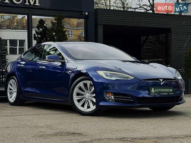 Лифтбек Tesla Model S 2018 в Киеве