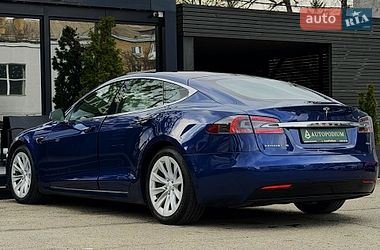 Лифтбек Tesla Model S 2018 в Киеве