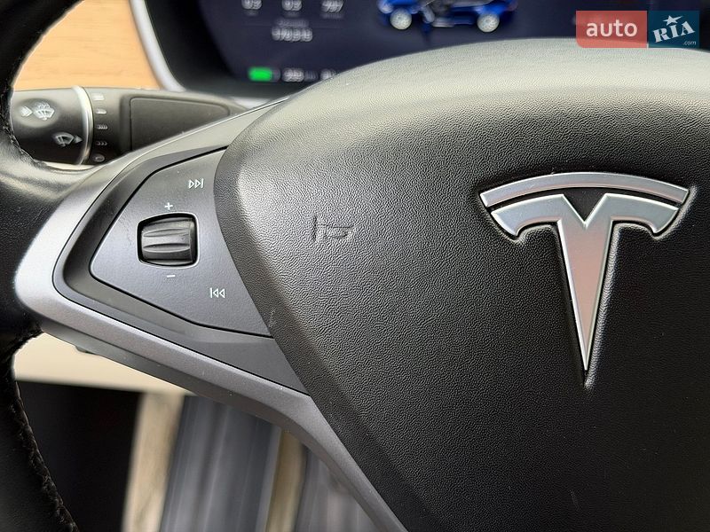 Лифтбек Tesla Model S 2018 в Киеве