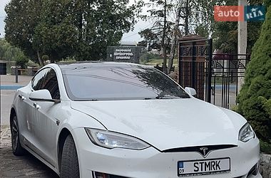 Лифтбек Tesla Model S 2016 в Коломые