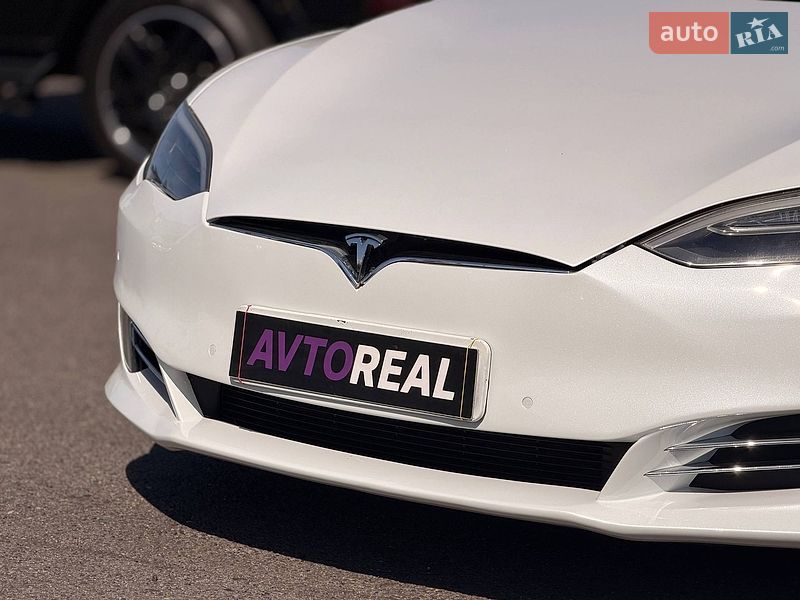 Лифтбек Tesla Model S 2016 в Кривом Роге