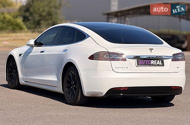 Лифтбек Tesla Model S 2016 в Кривом Роге