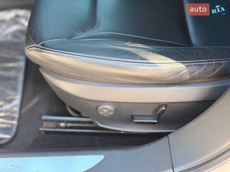 Лифтбек Tesla Model S 2016 в Кривом Роге