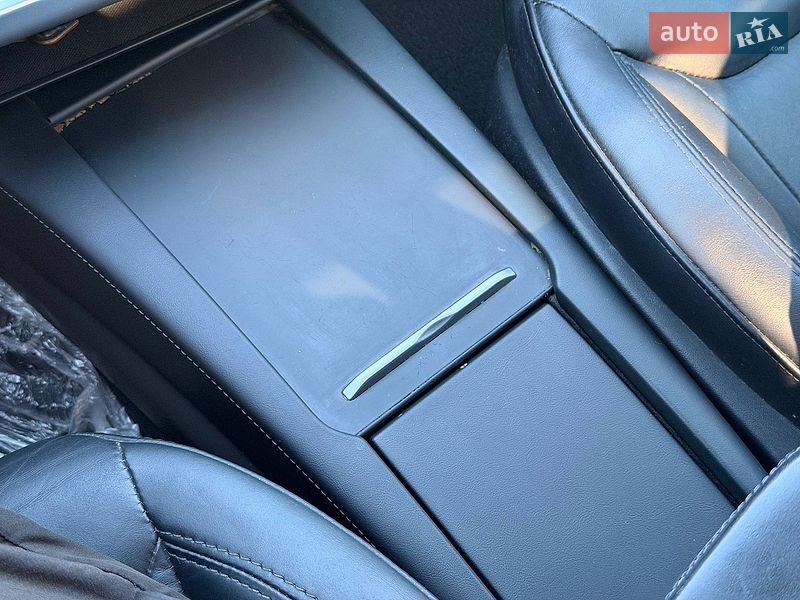 Лифтбек Tesla Model S 2016 в Кривом Роге