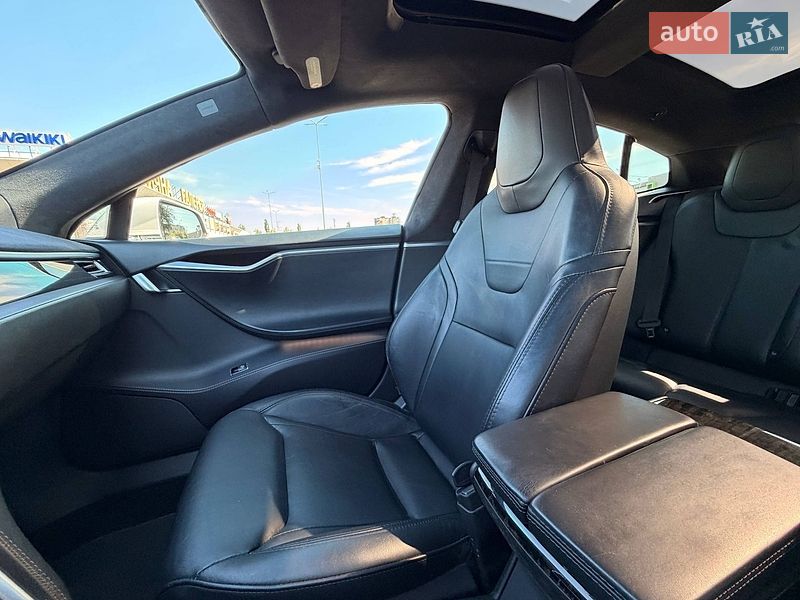Лифтбек Tesla Model S 2016 в Кривом Роге