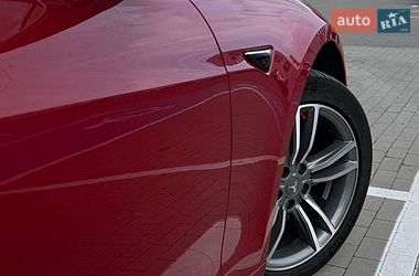Лифтбек Tesla Model S 2018 в Виннице