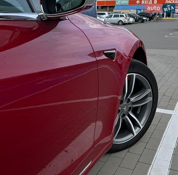 Лифтбек Tesla Model S 2018 в Виннице