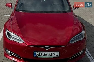 Лифтбек Tesla Model S 2018 в Виннице