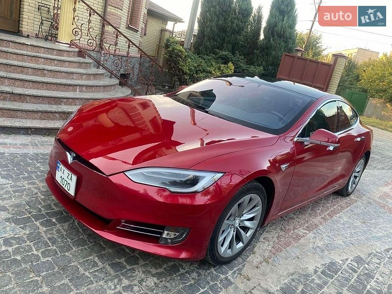 Ліфтбек Tesla Model S 2016 в Харкові