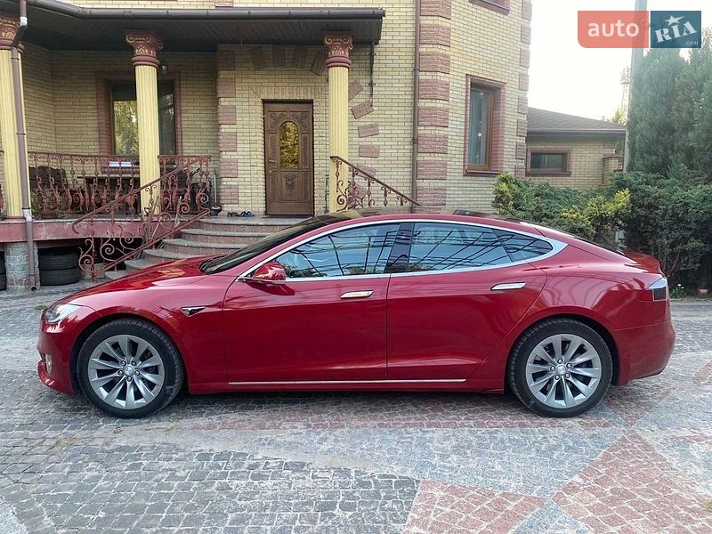 Ліфтбек Tesla Model S 2016 в Харкові