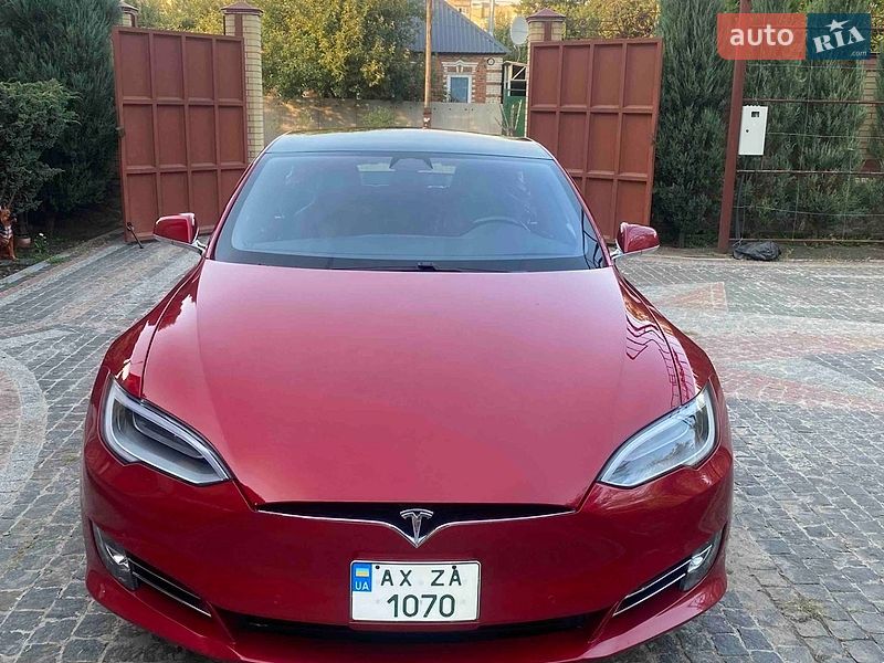 Ліфтбек Tesla Model S 2016 в Харкові