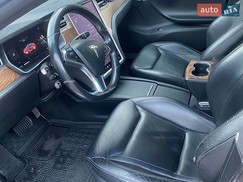 Ліфтбек Tesla Model S 2016 в Харкові