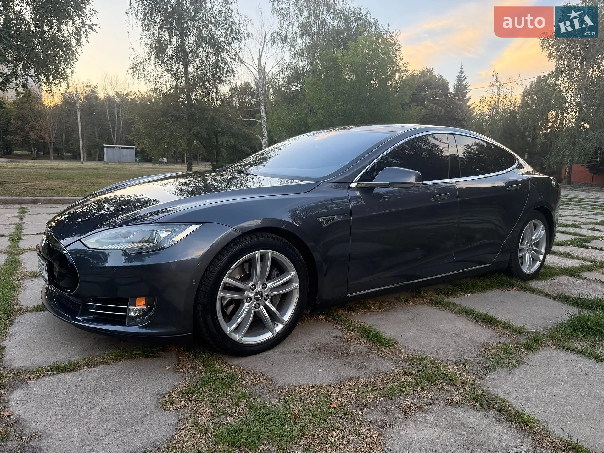 2015 Tesla Model S - мініатюра 2