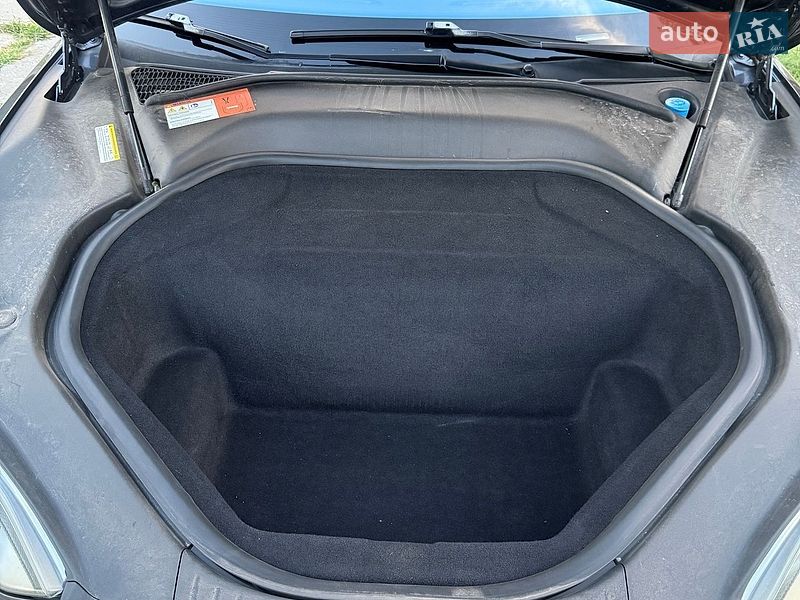 Ліфтбек Tesla Model S 2015 в Харкові