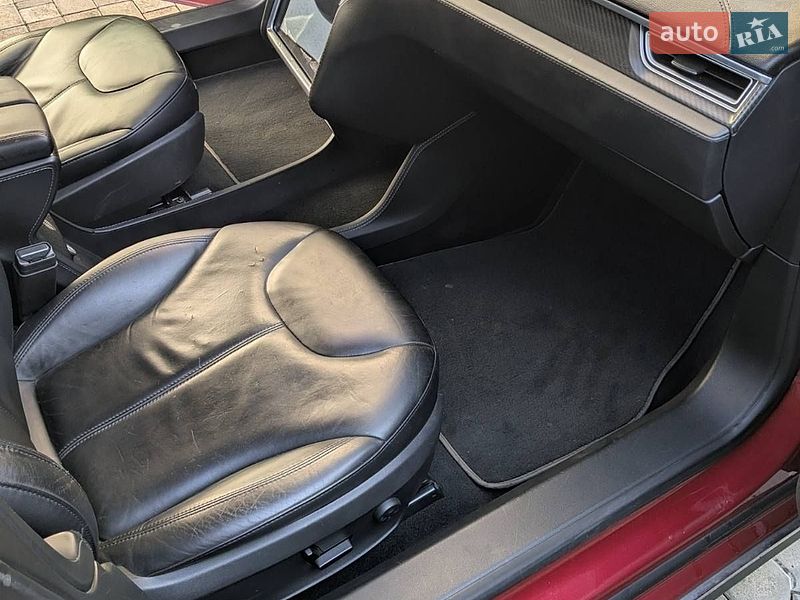 Ліфтбек Tesla Model S 2014 в Ковелі