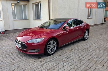 Ліфтбек Tesla Model S 2014 в Ковелі